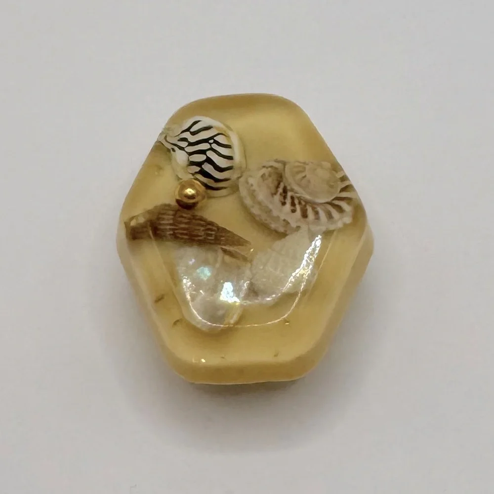 VINTAGE Resin Shell Button Cover - Picture 8 of 14